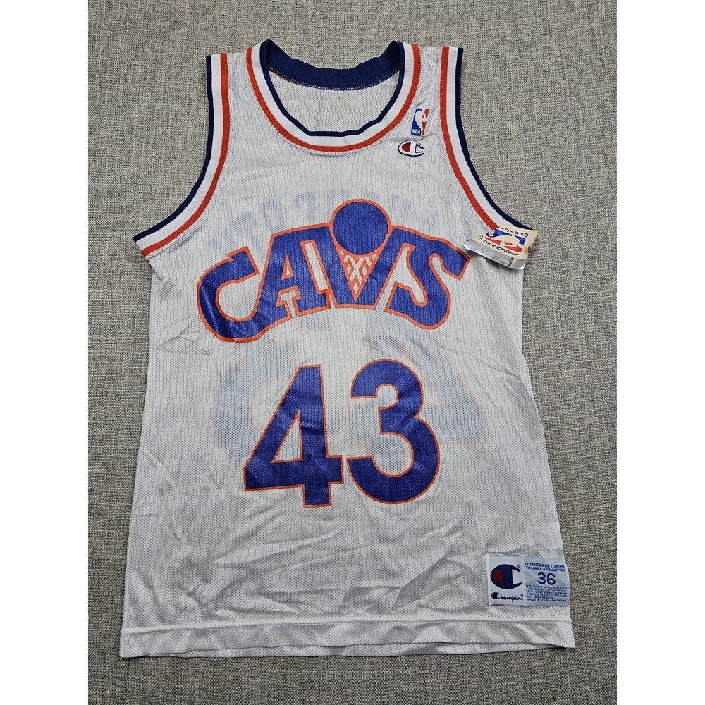 VINTAGE Cleveland Cavaliers Jersey Mens 36 NBA Basketball Daugherty 43 Champion